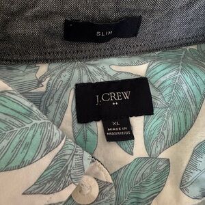 JCrew Short Sleeve button down leaf print XL
